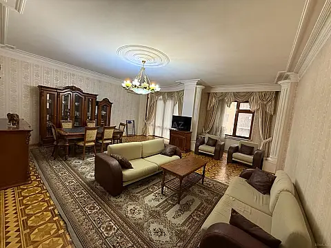 Kirayə verilir 3 otaqlı mənzil 160 m²