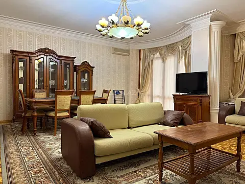 Kirayə verilir 3 otaqlı mənzil 160 m² — Bakı, Nəsimi 3 otaq 160.00 m²