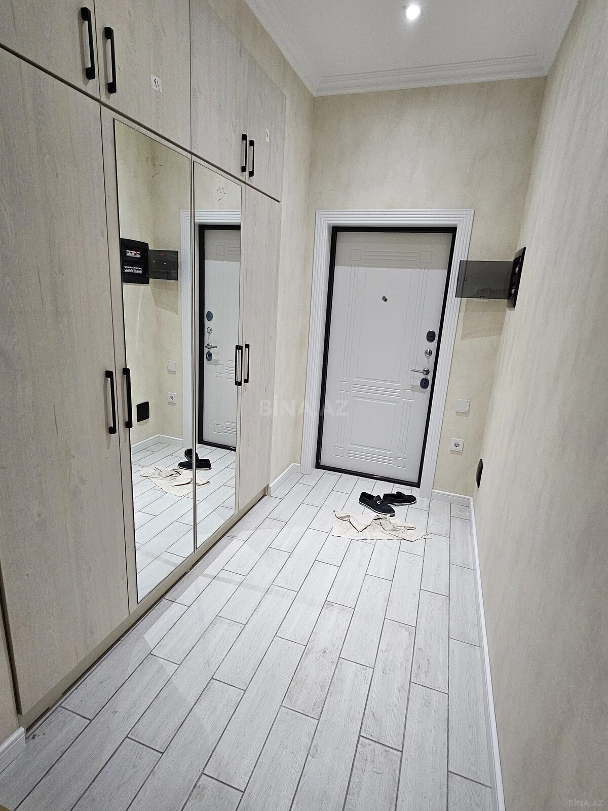 Satılır 2 otaqlı mənzil 83 m²