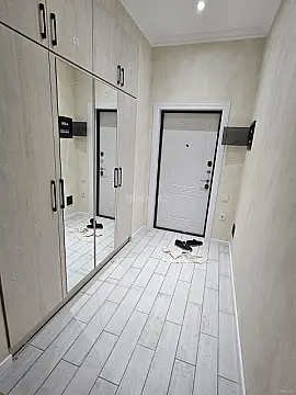 Satılır 2 otaqlı mənzil 83 m²