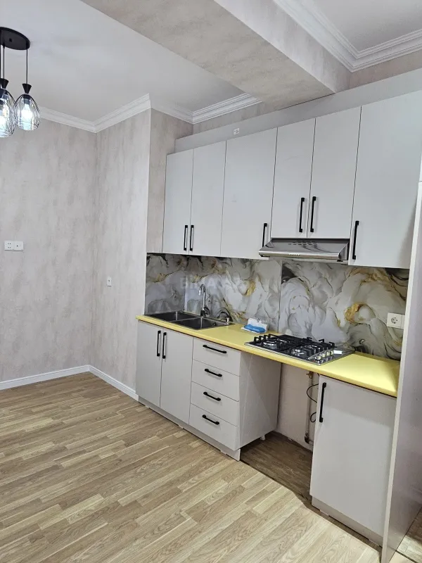 Satılır 2 otaqlı mənzil 83 m²
