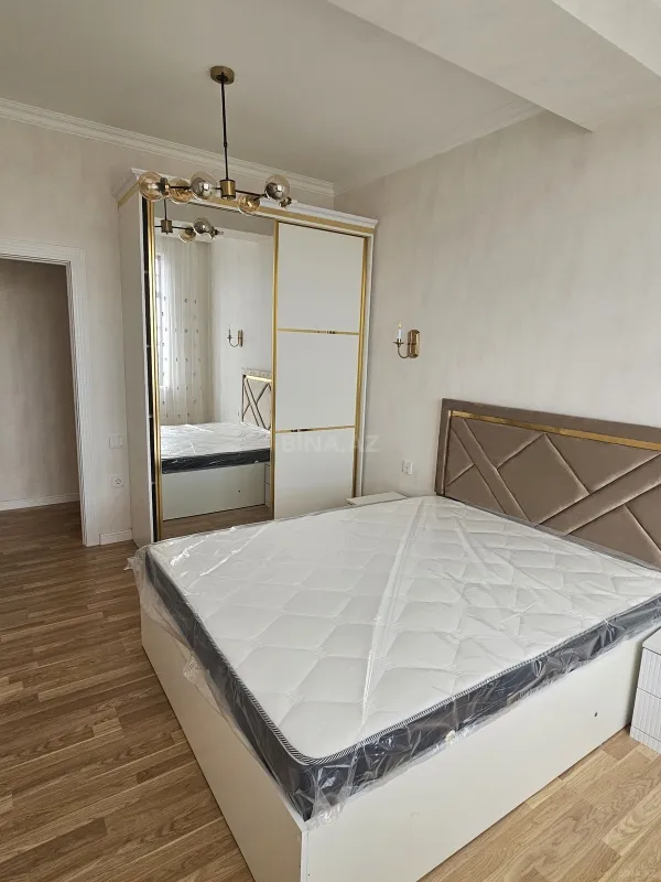 Satılır 2 otaqlı mənzil 83 m²