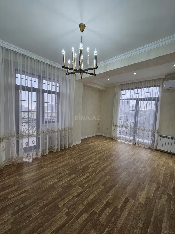 Satılır 2 otaqlı mənzil 83 m²