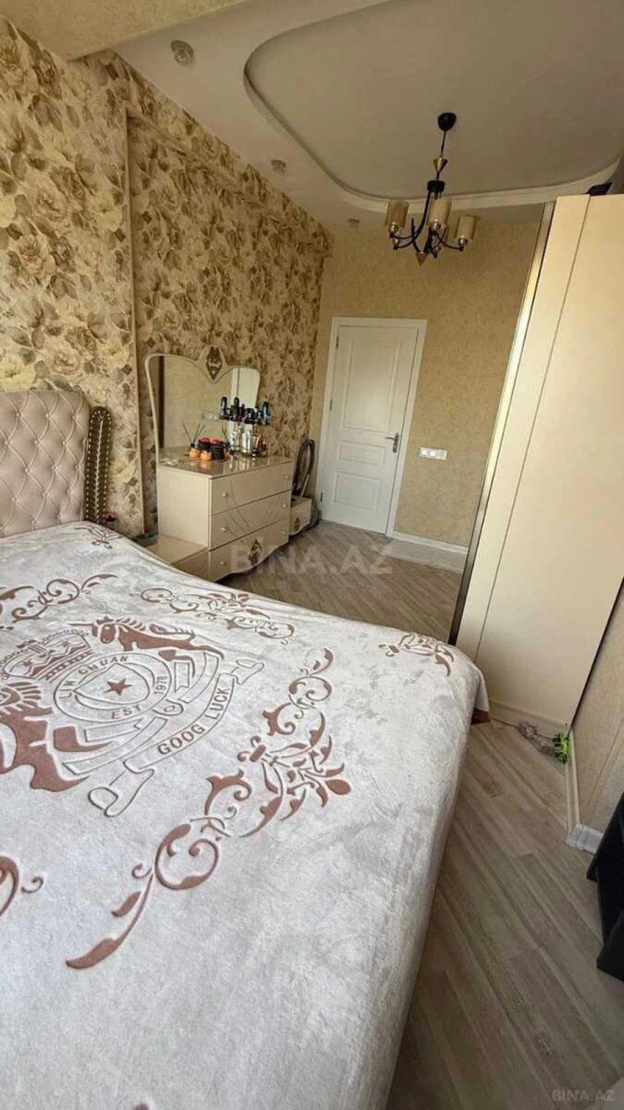 Satılır 3 otaqlı mənzil 91 m²