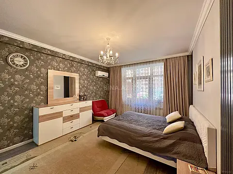 Satılır 3 otaqlı mənzil 137 m²