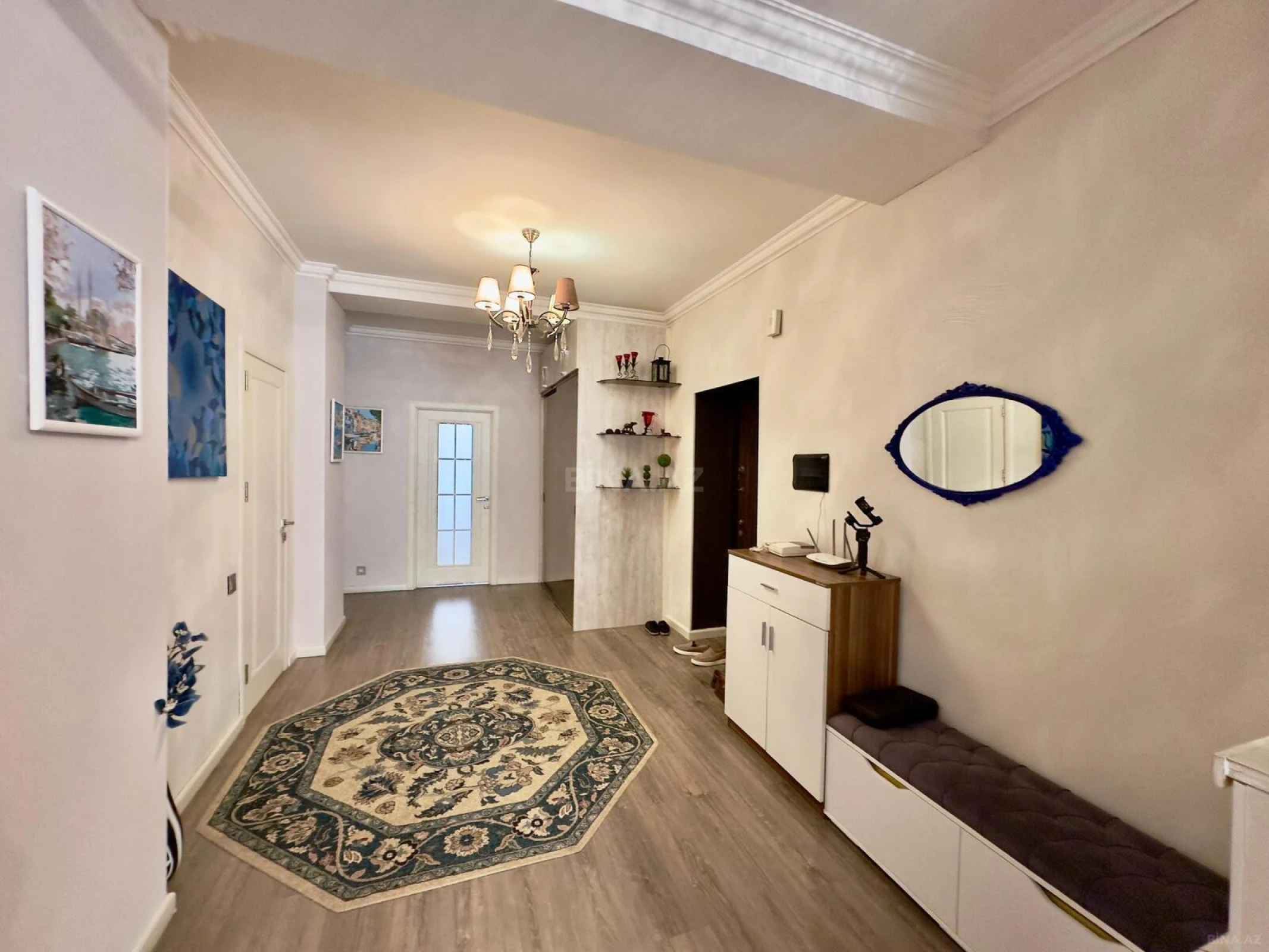 Satılır 3 otaqlı mənzil 137 m²