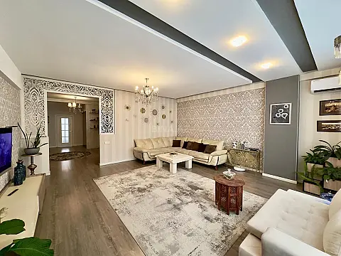 Satılır 3 otaqlı mənzil 137 m²