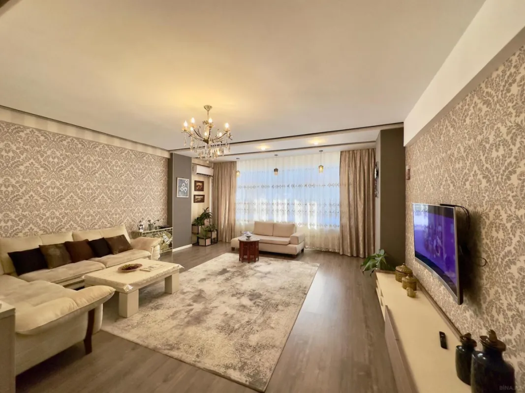 Satılır 3 otaqlı mənzil 137 m²