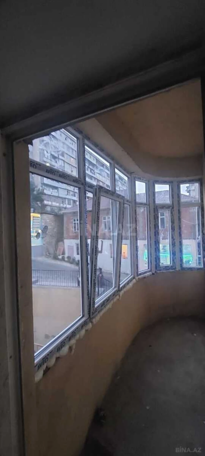 Satılır 2 otaqlı mənzil 100 m²