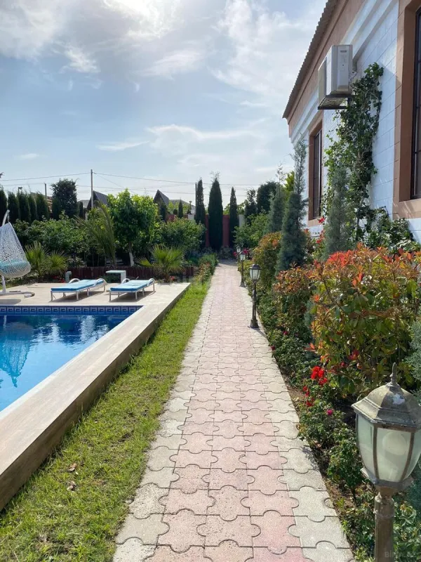 Kirayə verilir 5 otaqlı həyət evi 360 m²