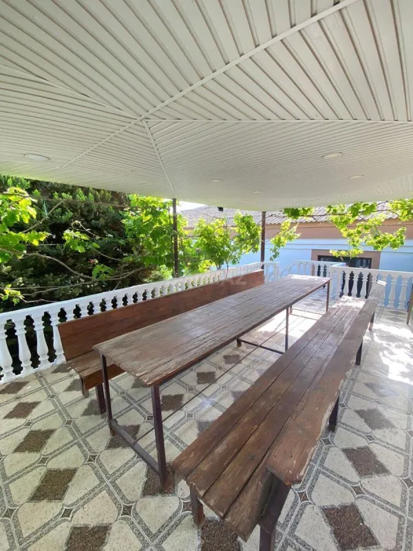 Kirayə verilir 5 otaqlı həyət evi 360 m²