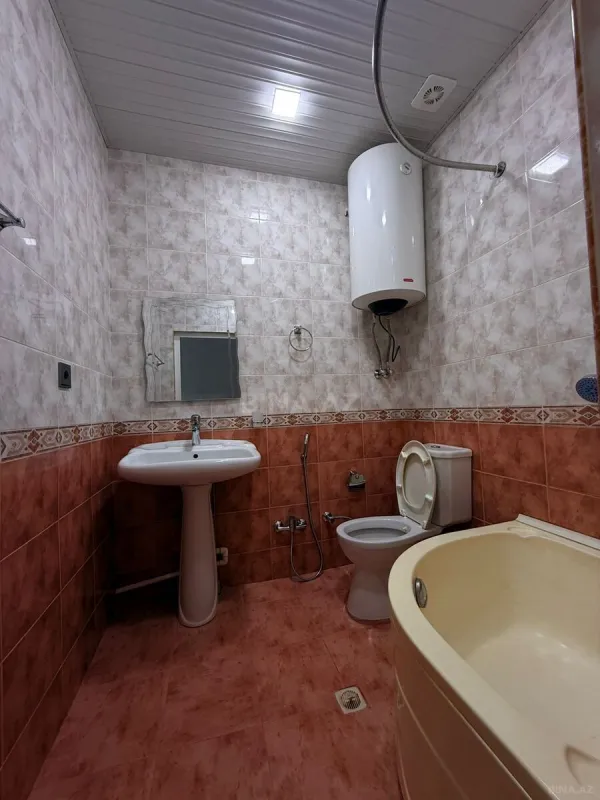 Satılır 3 otaqlı mənzil 125 m²