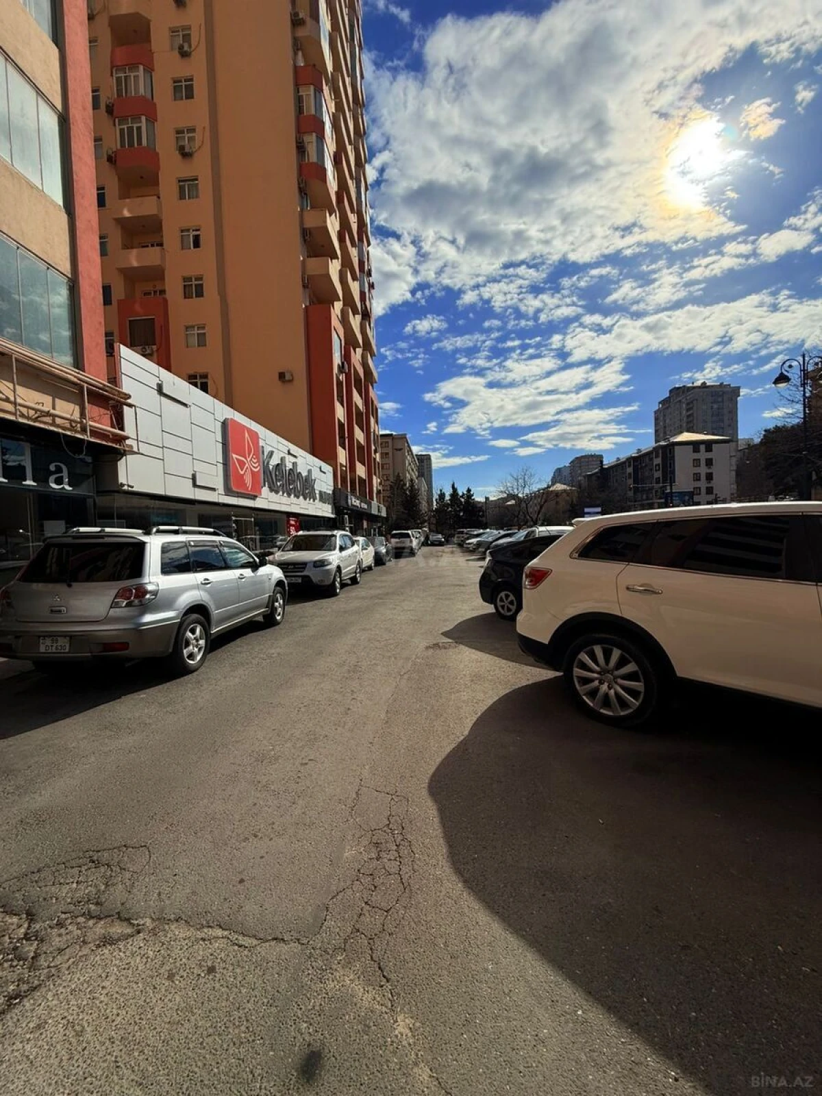 Satılır 3 otaqlı mənzil 125 m²