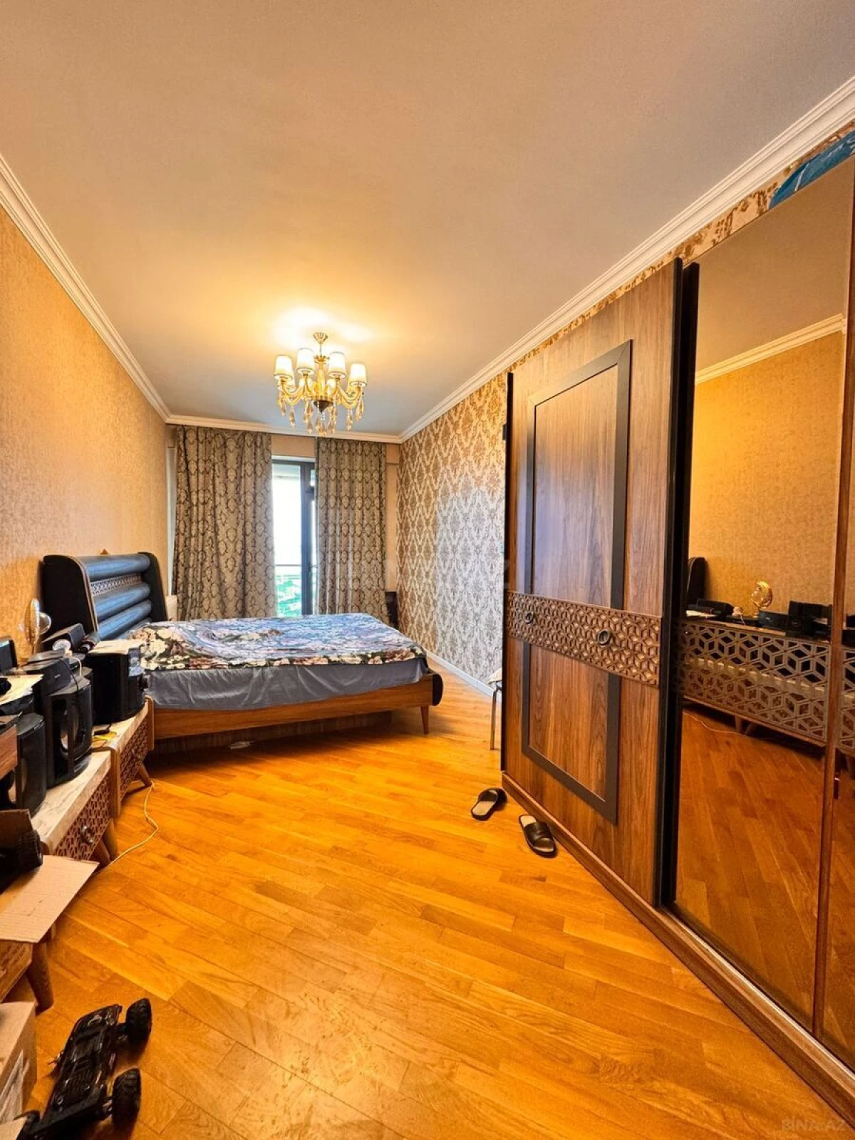 Satılır 3 otaqlı mənzil 146 m²