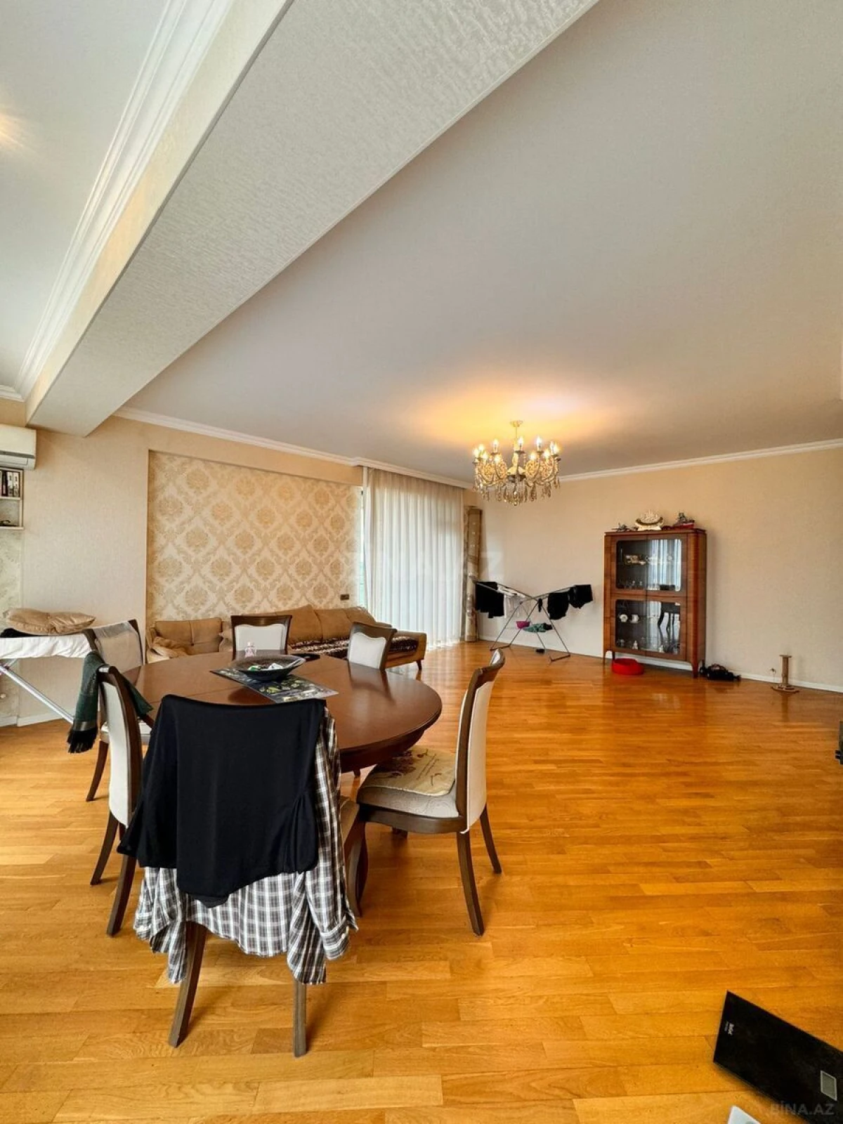 Satılır 3 otaqlı mənzil 146 m²