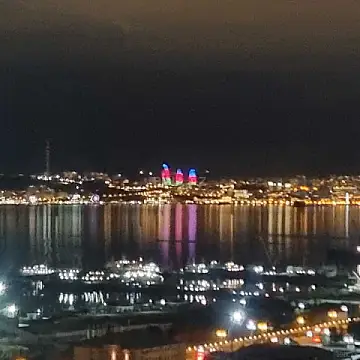 Satılır 3 otaqlı mənzil 146 m²