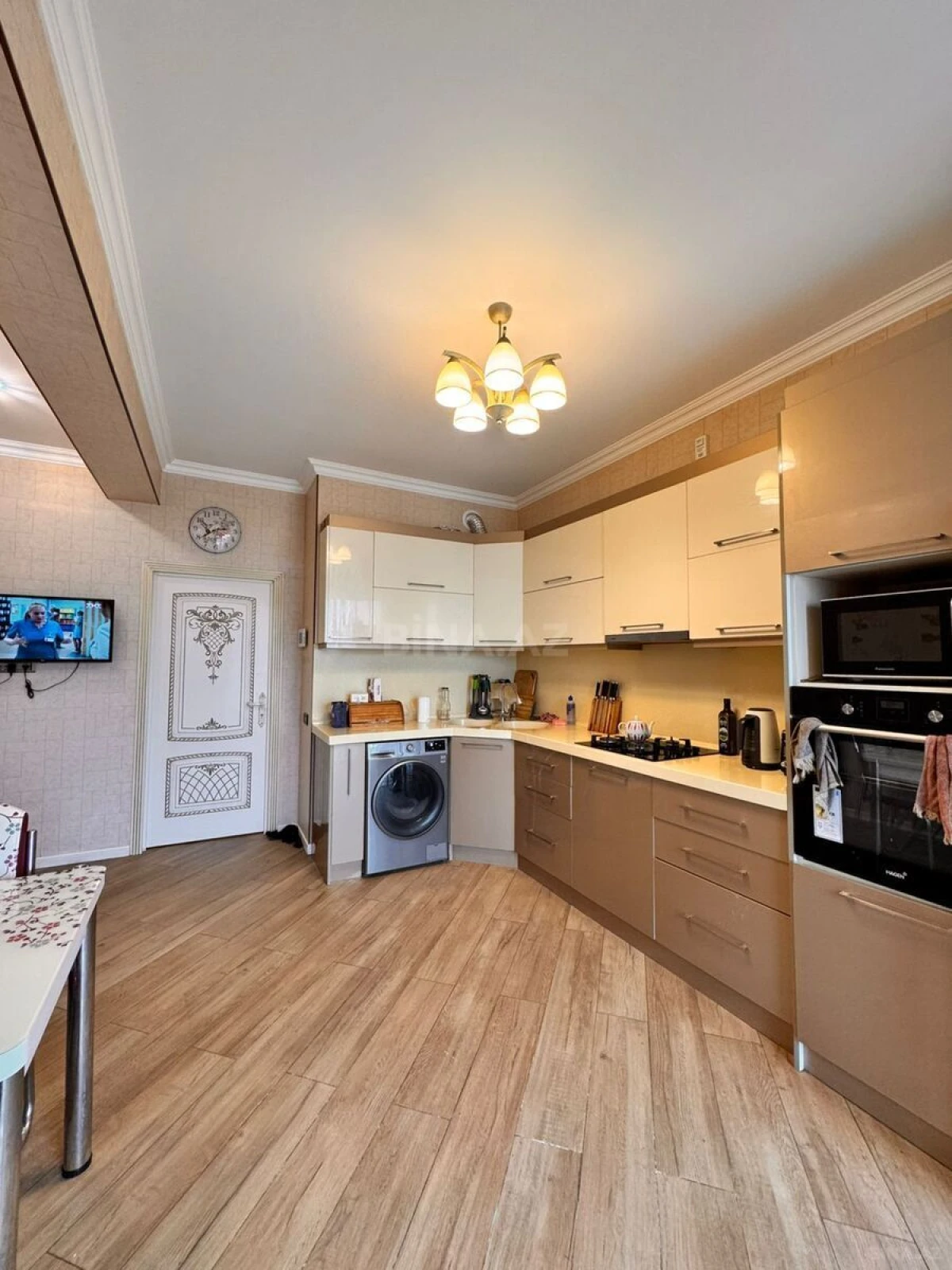 Satılır 3 otaqlı mənzil 146 m²