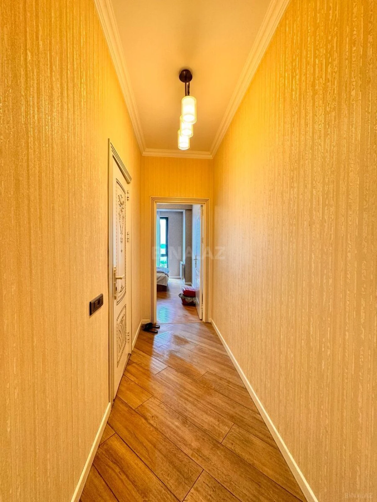 Satılır 3 otaqlı mənzil 146 m²