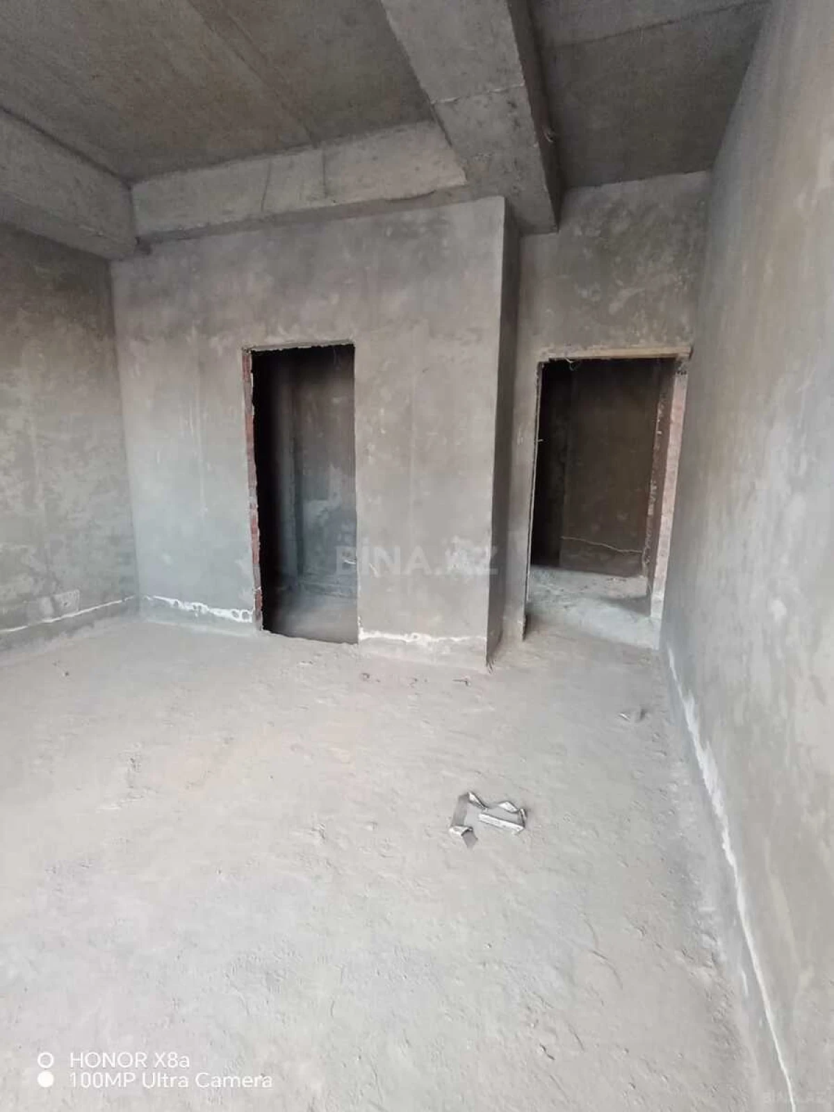 Satılır 5 otaqlı mənzil 203 m²