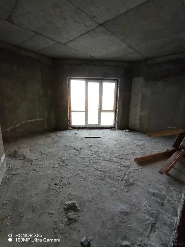 Satılır 5 otaqlı mənzil 203 m²