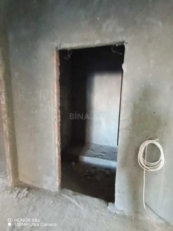 Satılır 5 otaqlı mənzil 203 m²