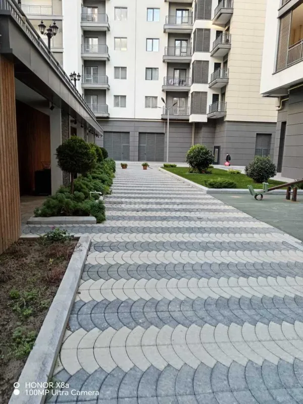 Satılır 5 otaqlı mənzil 203 m²