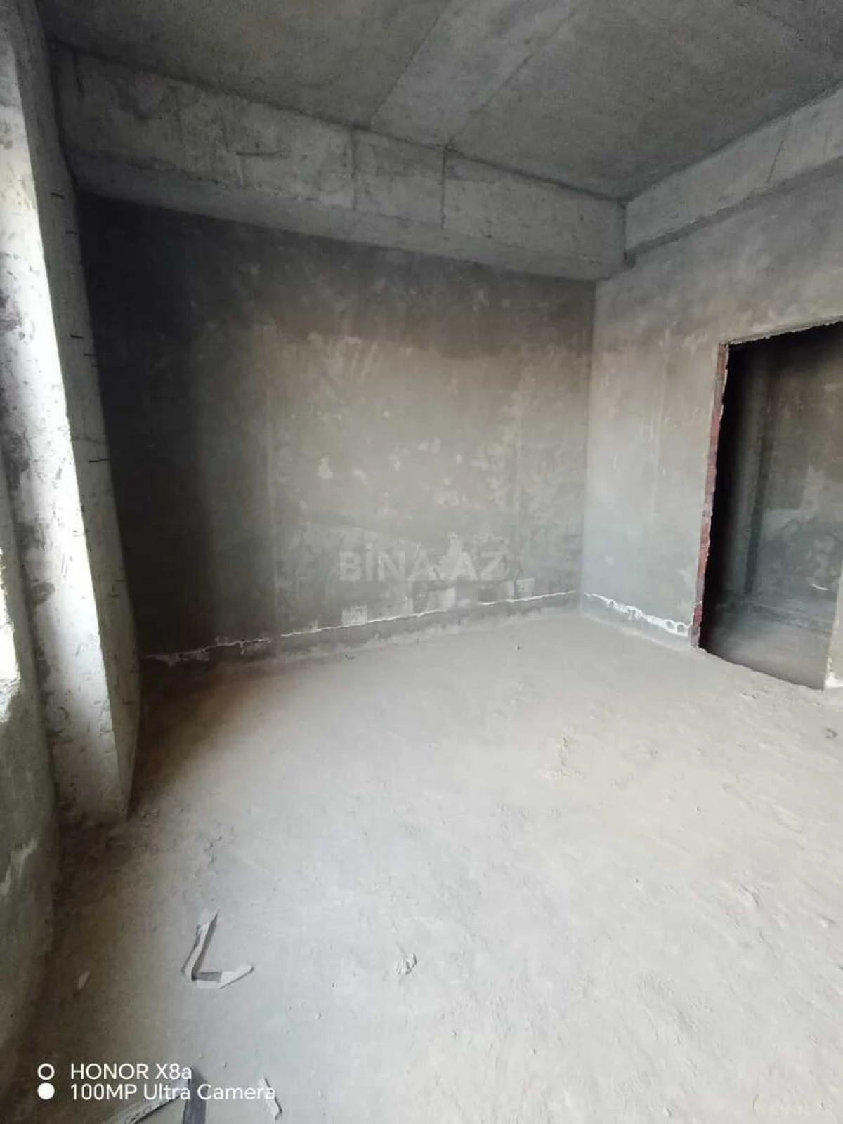 Satılır 5 otaqlı mənzil 203 m²