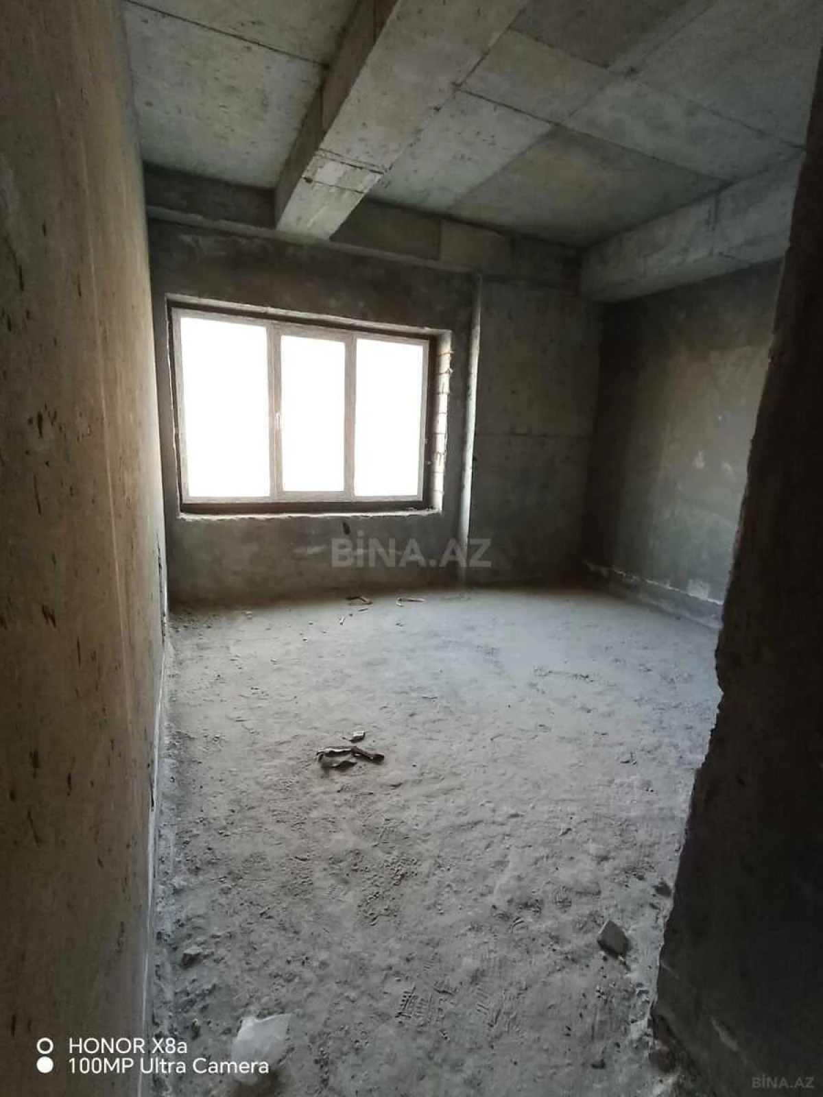 Satılır 5 otaqlı mənzil 203 m²
