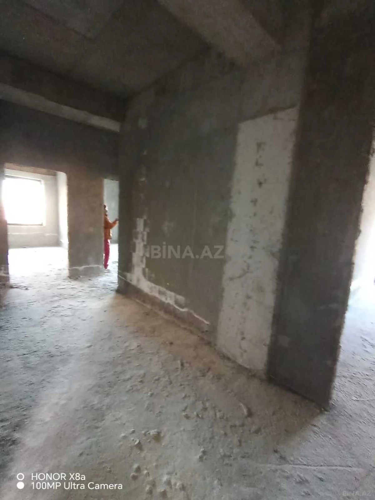 Satılır 5 otaqlı mənzil 203 m²
