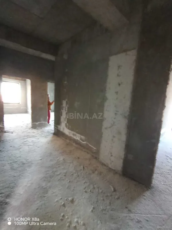 Satılır 5 otaqlı mənzil 203 m²