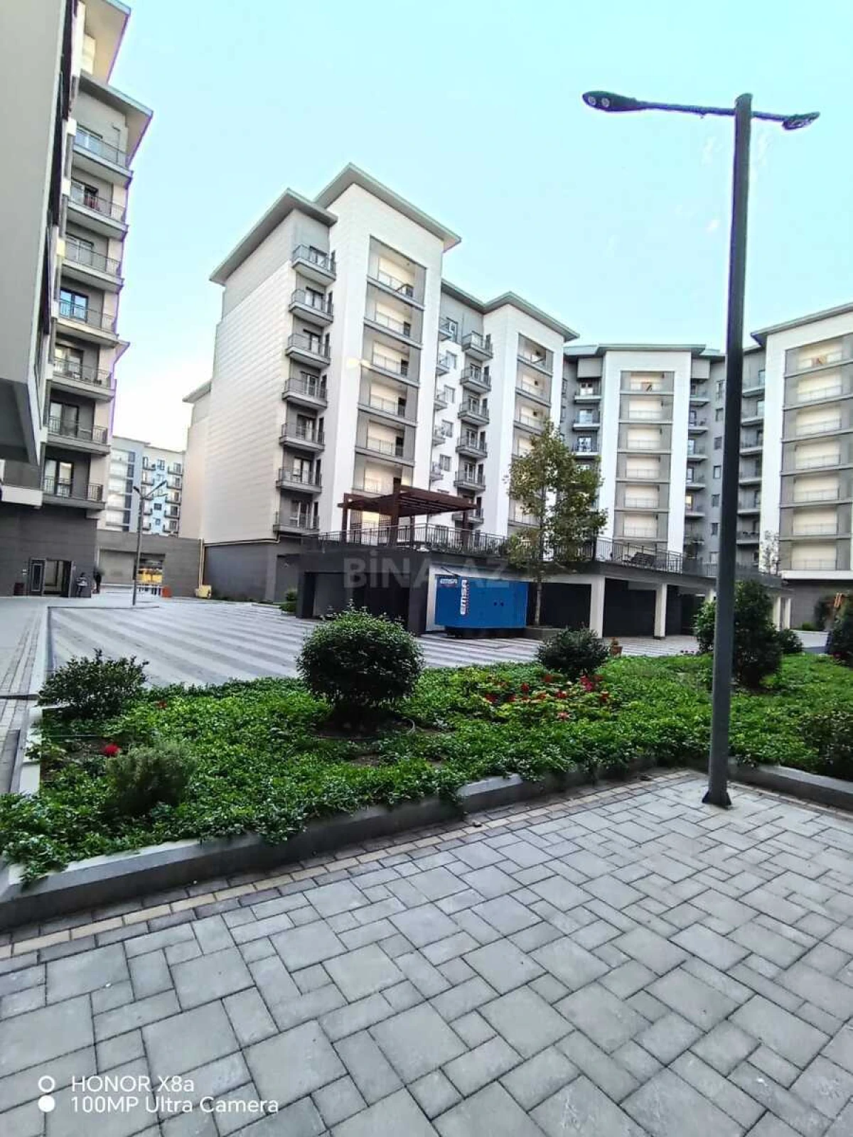 Satılır 5 otaqlı mənzil 203 m²