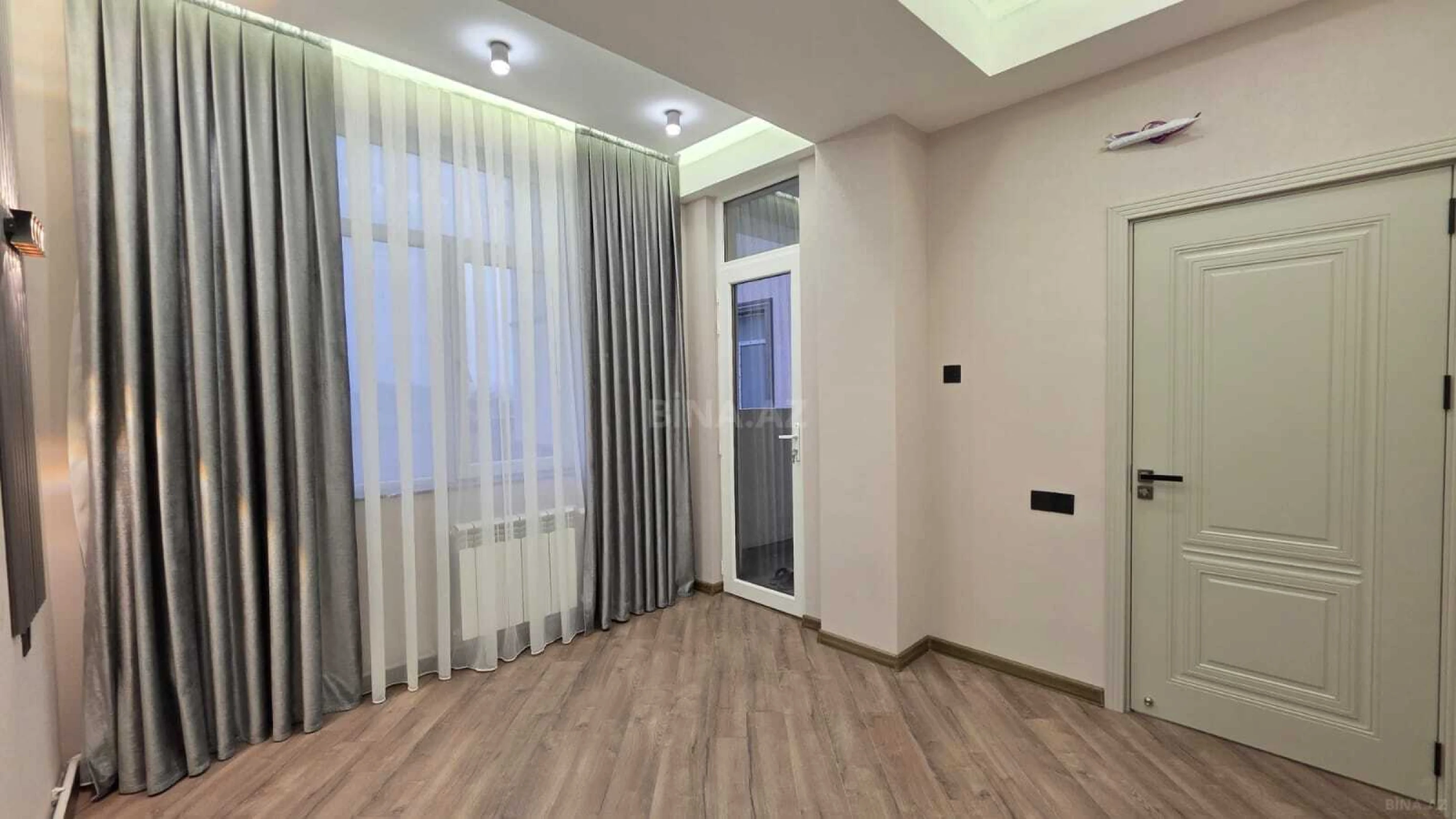 Satılır 2 otaqlı mənzil 63 m²