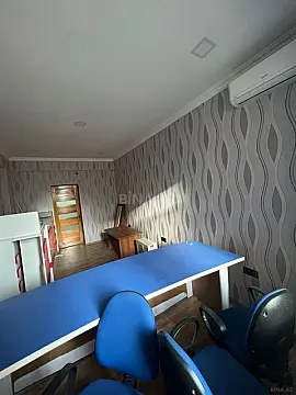 Kirayə verilir 4 otaqlı ofis 140 m²