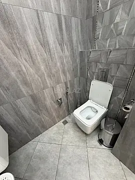 Satılır 4 otaqlı mənzil 165 m²