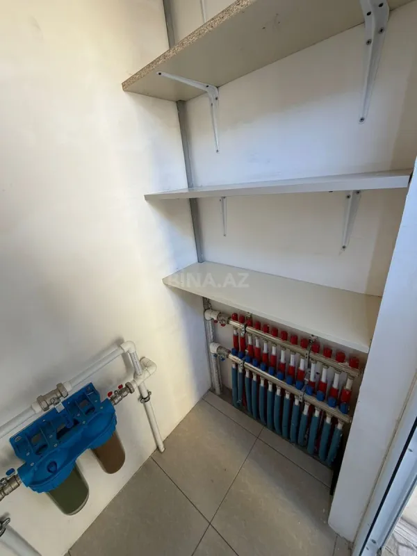 Satılır 4 otaqlı mənzil 165 m²