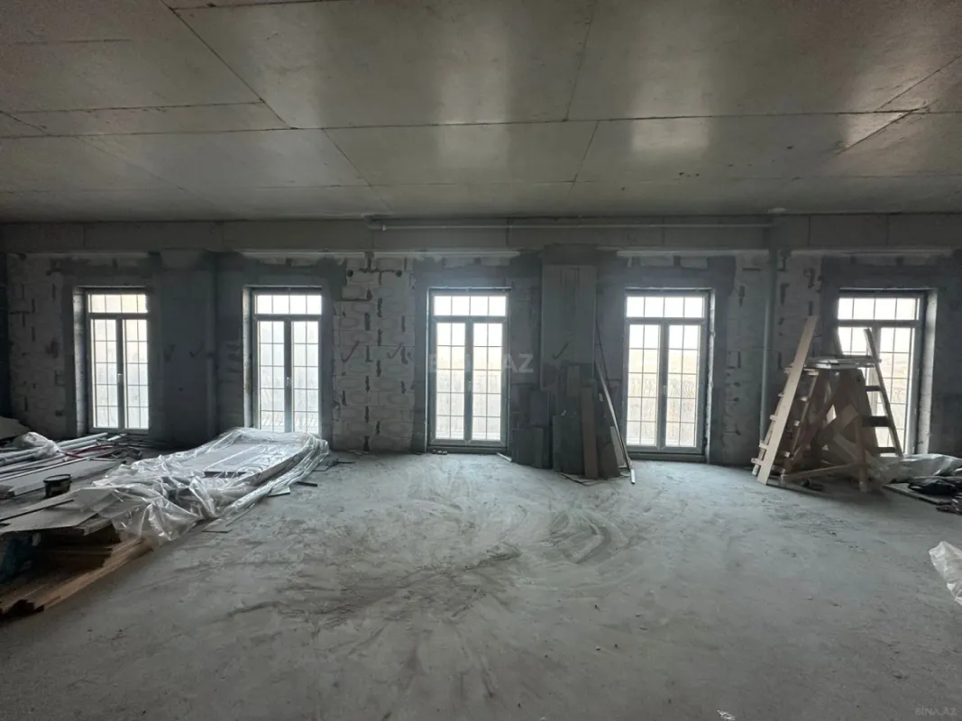 Satılır 4 otaqlı mənzil 152 m²