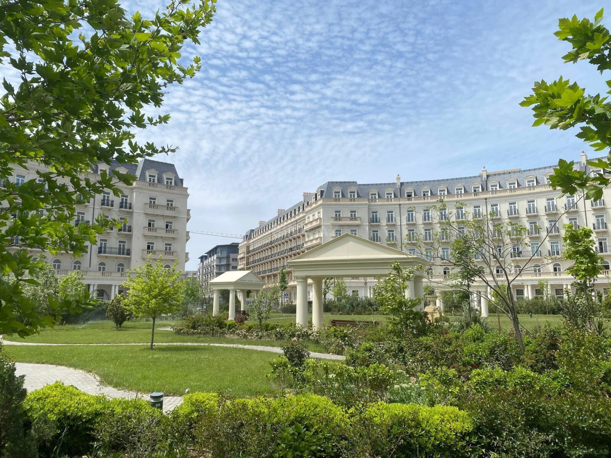 Satılır 4 otaqlı mənzil 152 m²