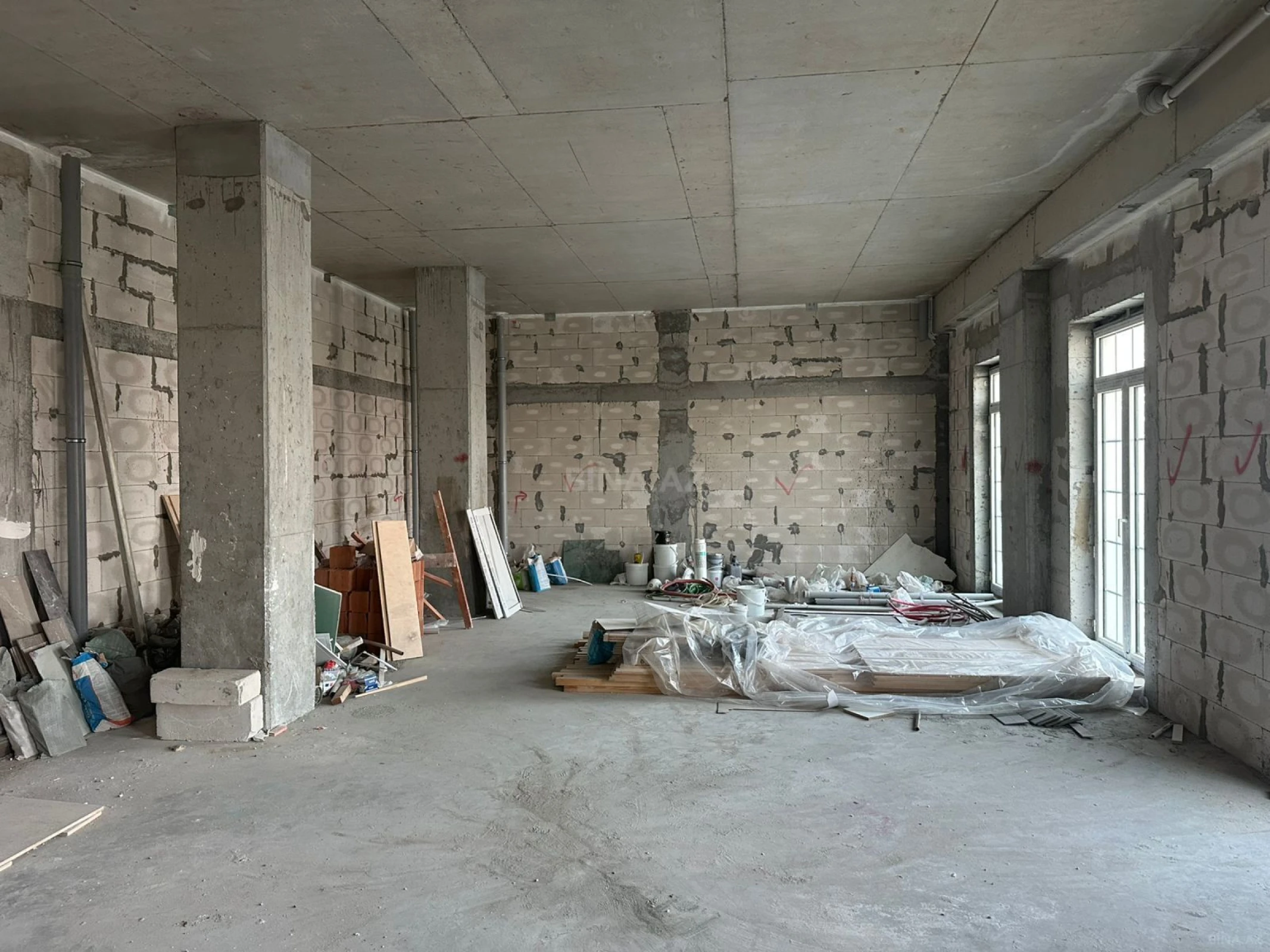 Satılır 4 otaqlı mənzil 152 m²