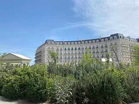 Satılır 4 otaqlı mənzil 152 m²