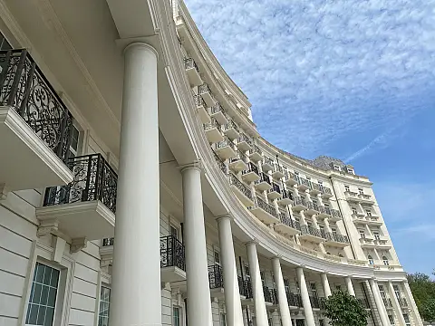 Satılır 4 otaqlı mənzil 152 m²