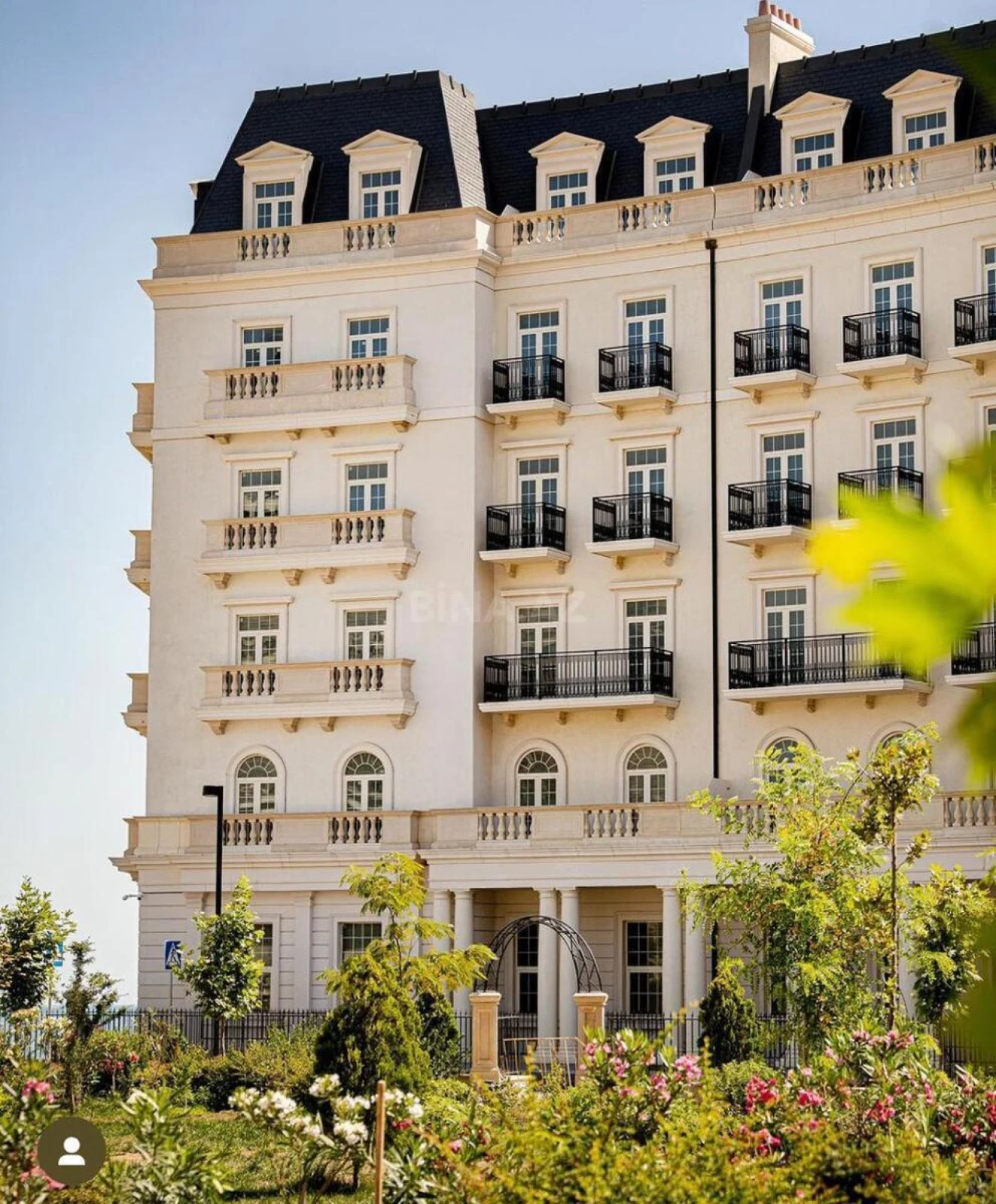 Satılır 4 otaqlı mənzil 152 m²