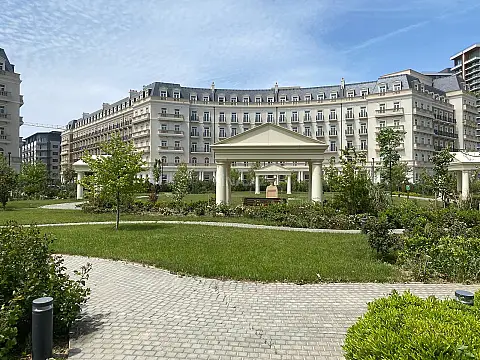 Satılır 4 otaqlı mənzil 152 m²