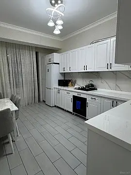 Kirayə verilir 2 otaqlı mənzil 90 m²
