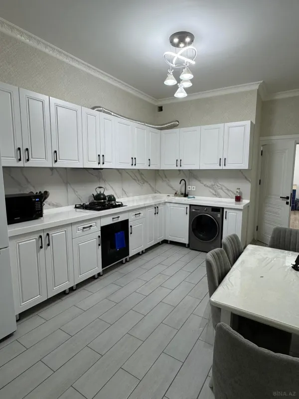 Kirayə verilir 2 otaqlı mənzil 90 m²