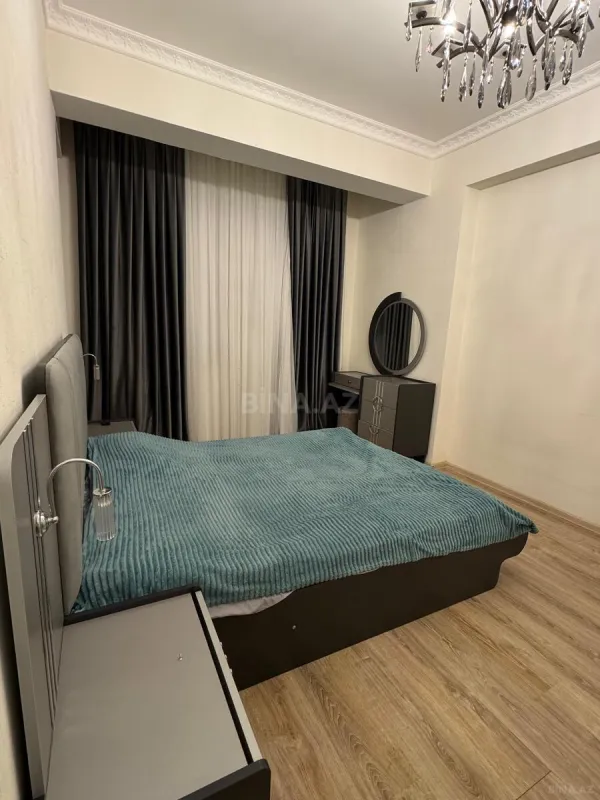 Kirayə verilir 2 otaqlı mənzil 90 m²