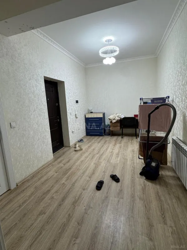 Kirayə verilir 2 otaqlı mənzil 90 m²