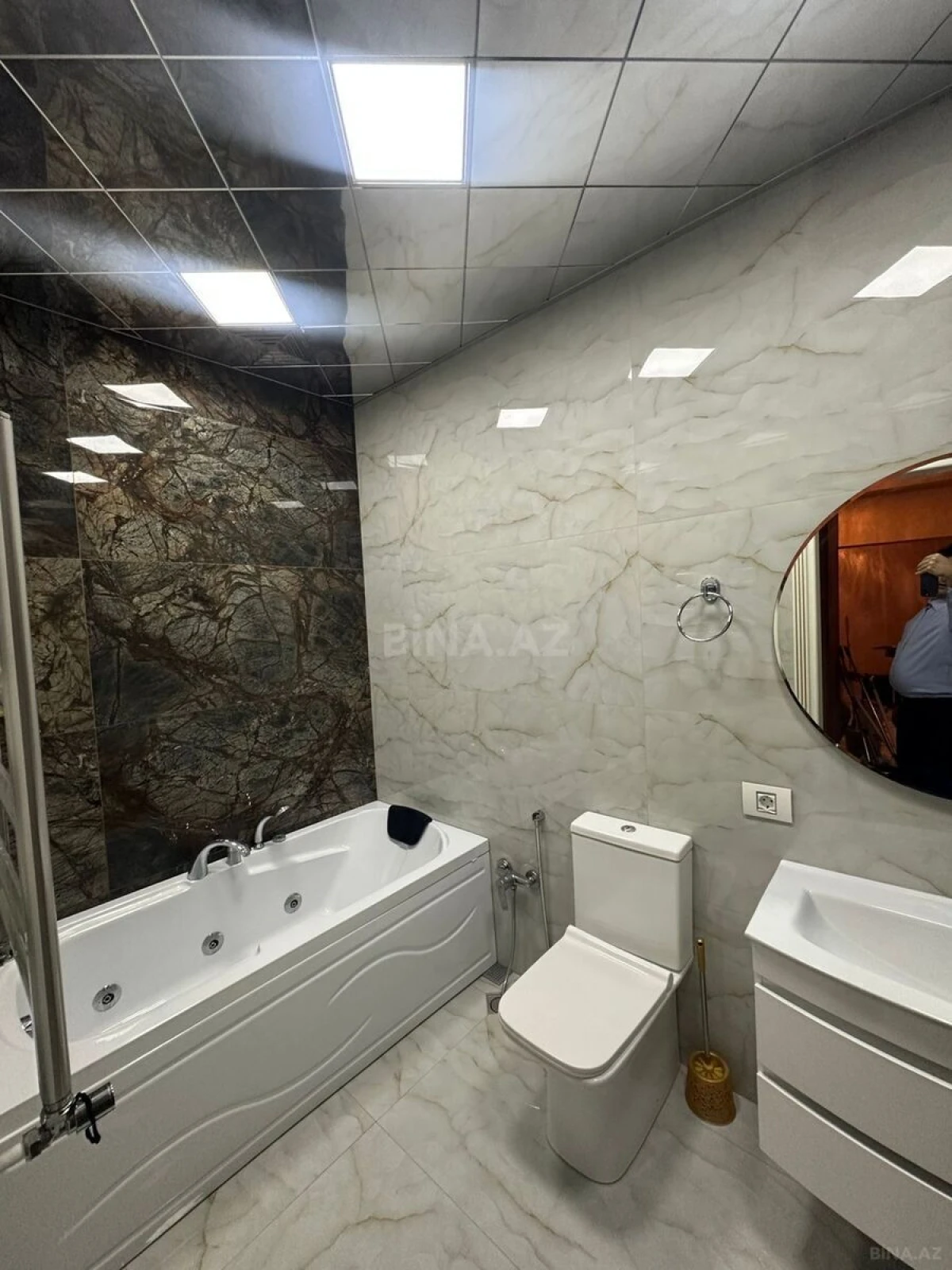 Satılır 5 otaqlı mənzil 175 m²