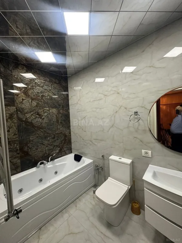 Satılır 5 otaqlı mənzil 175 m²