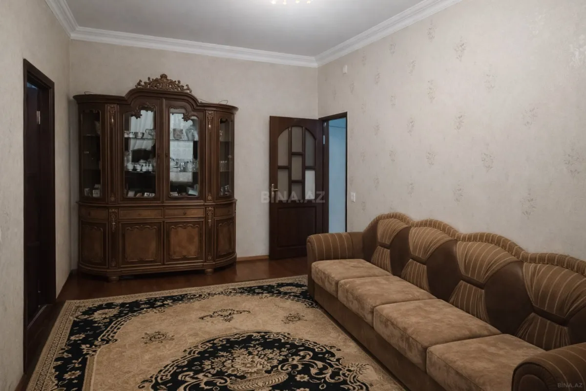 Satılır 5 otaqlı mənzil 120 m²