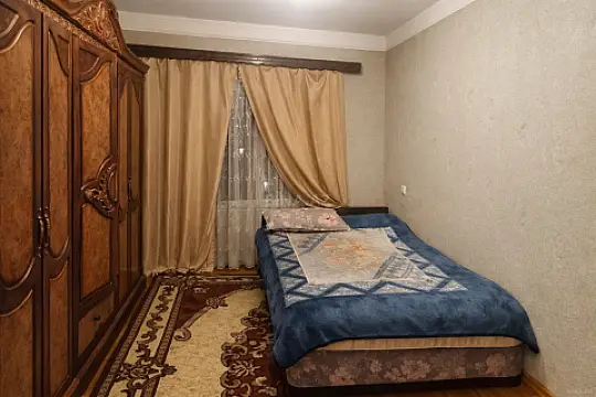 Satılır 5 otaqlı mənzil 120 m²